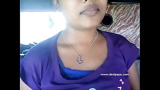 Indian GF Exposing Her Juicy Boobs To Her Boyfriend - DesiPapa.com